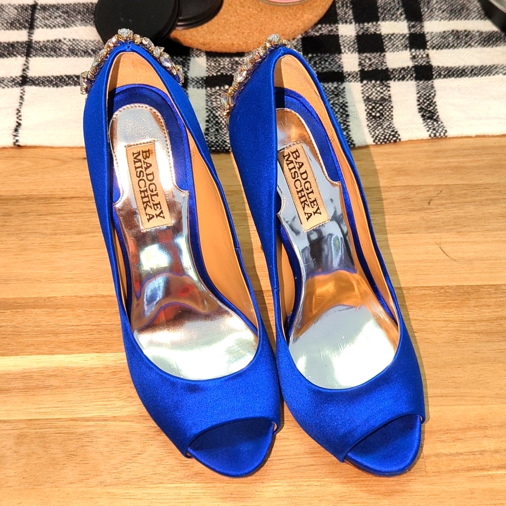 Badgley Mischka Size 7 blue